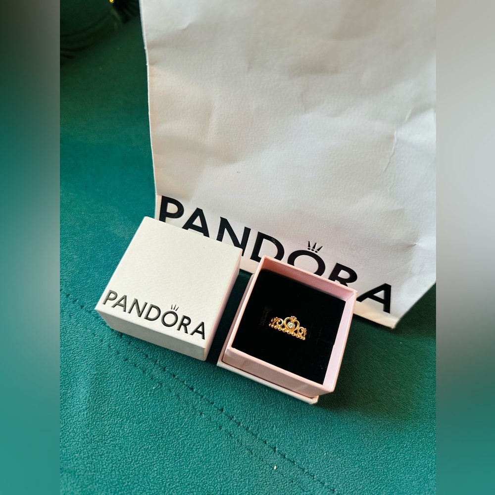 Pandora crown ring